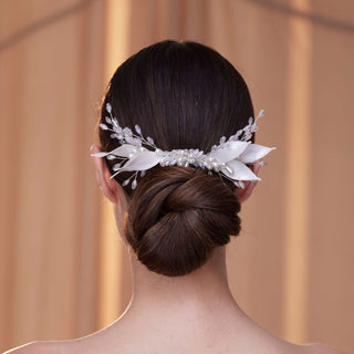 Elegant Crystal & Pearl Hair Comb - Glamourous Grace