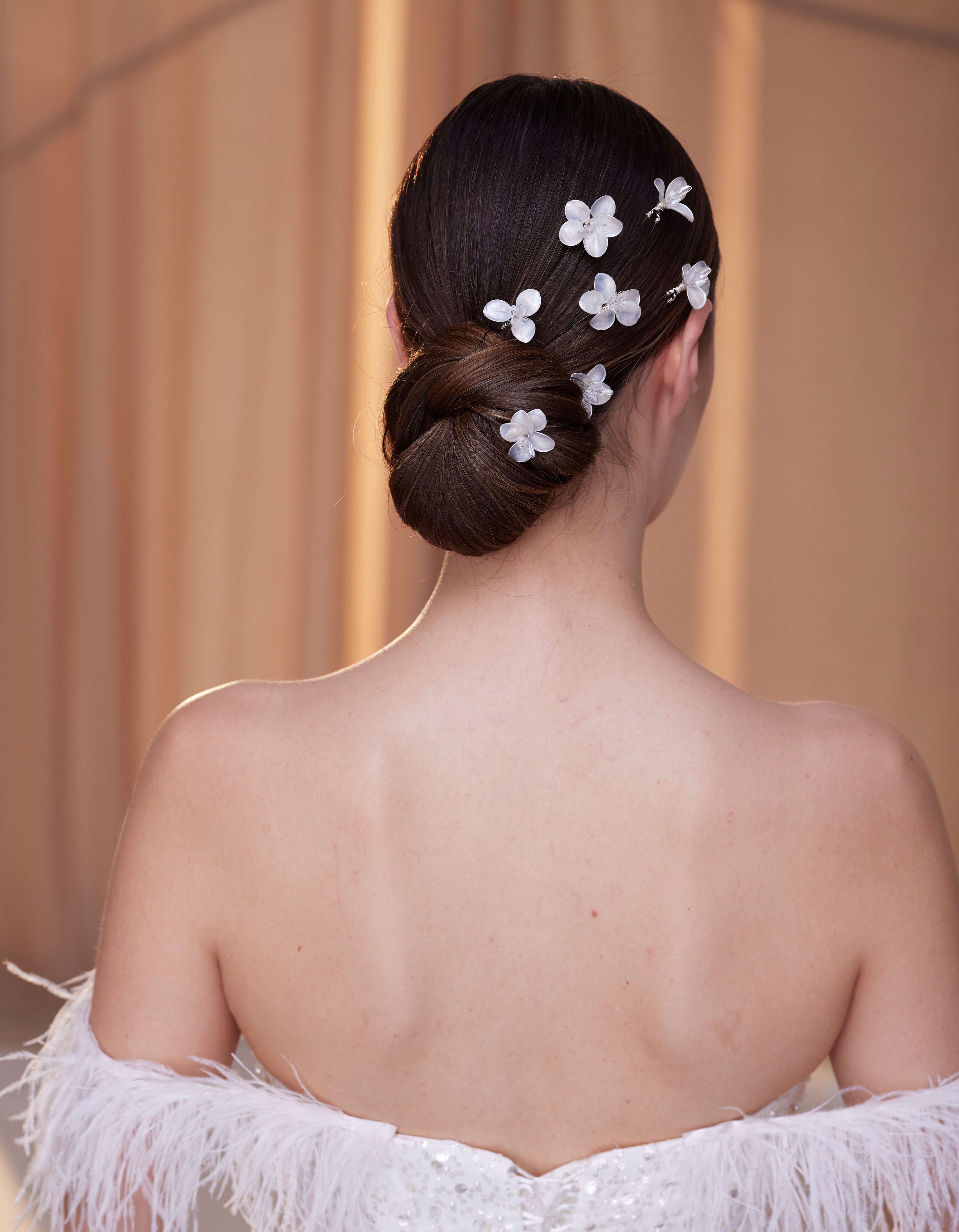 7-Piece Crystal Resin Flower Hair Pins - Glamourous Grace