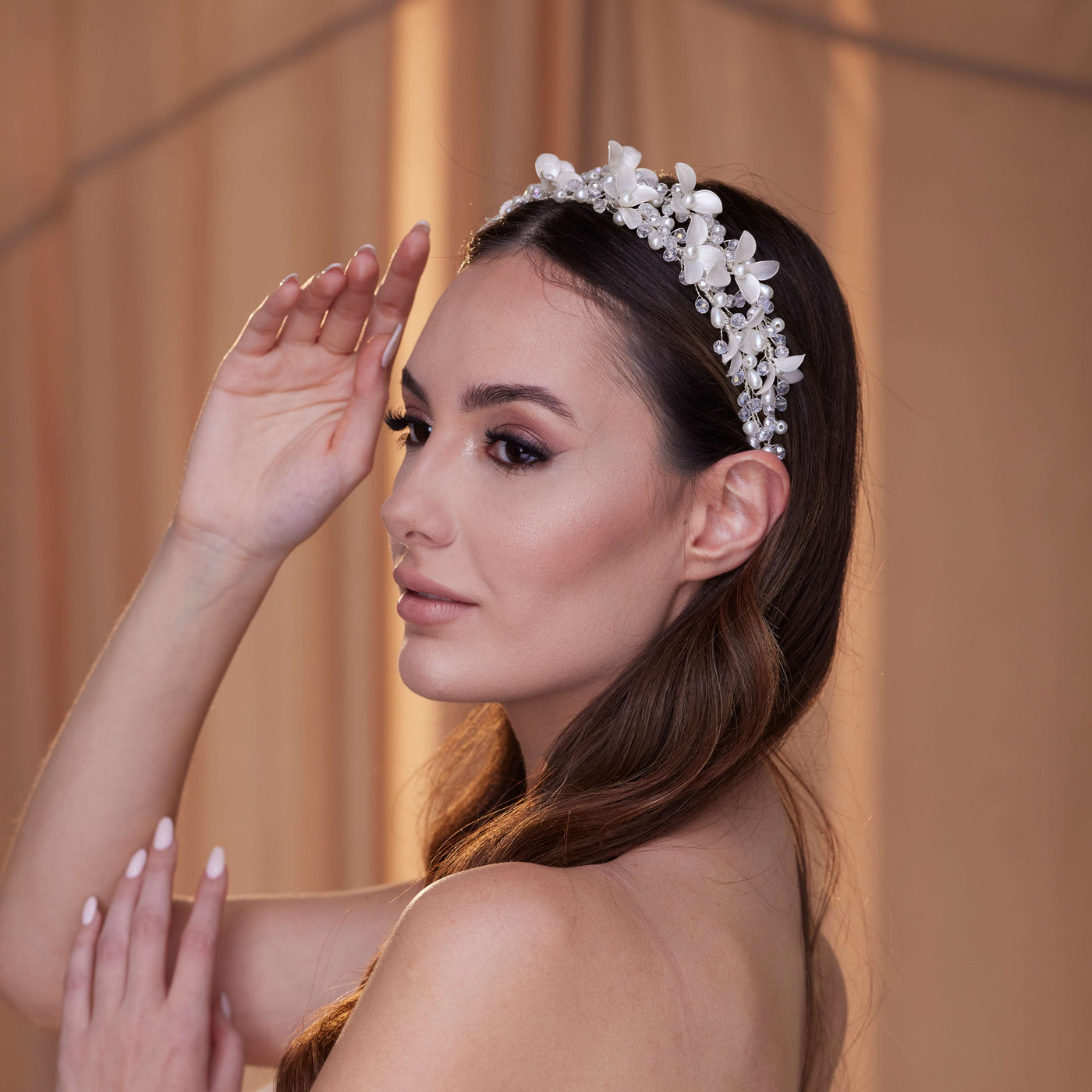 Elegant Crystal Resin Flower Hair Band - Glamourous Grace