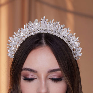 Elegant Bridal Crystal Tiara - Glamourous Grace