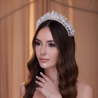 Elegant Bridal Crystal Tiara - Glamourous Grace