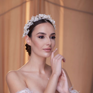 Elegant Bridal Hairband with Pearl - Glamourous Grace