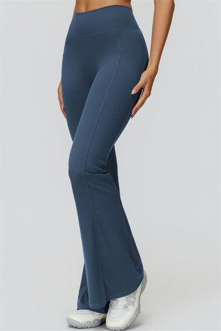 The Fyra Crop Tank Flared Leggings 2-Piece Set