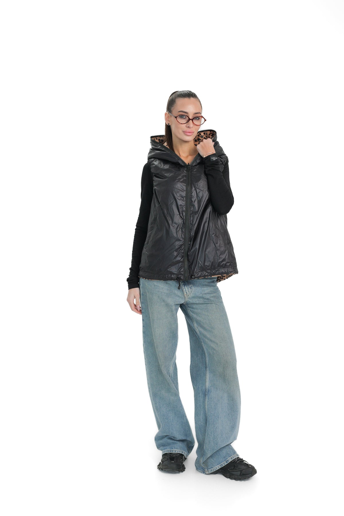 Reversible Light Insulated Vest Black | Leo
