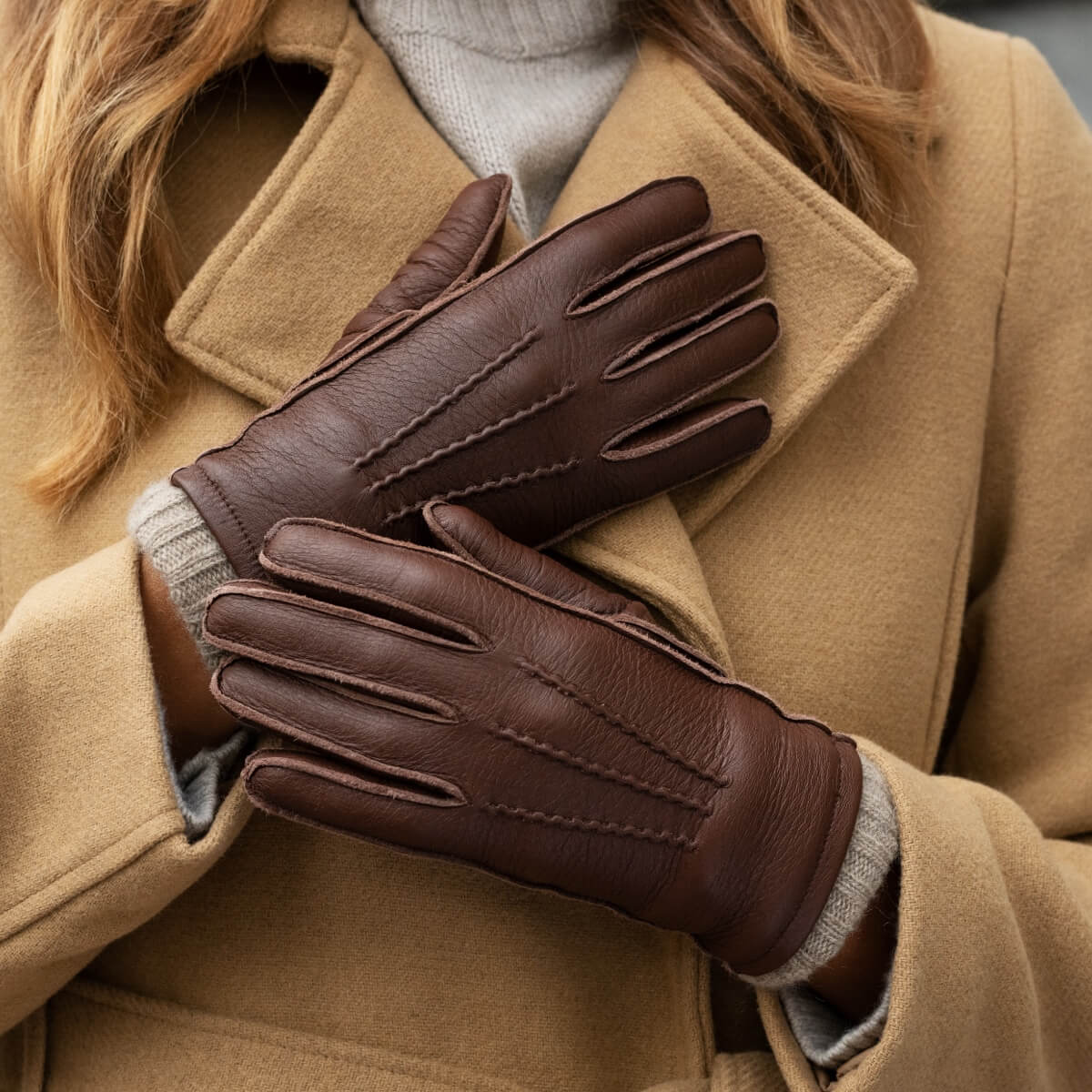 Vittoria (brown) - Italian gloves made of American deerskin leather with cashmere lining - Glamourous Grace