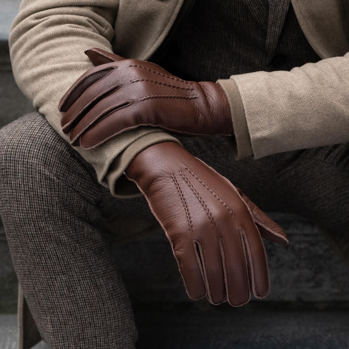 Diego (brown) - Italian gloves made of American deerskin leather with rabbit fur lining - Glamourous Grace