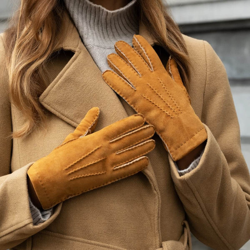 Beatrice  - Italian suede leather gloves with luxurious natural sheep fur lining - Glamourous Grace