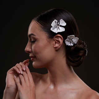 2-Piece White Flower Hair Comb Set - Glamourous Grace