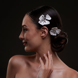 2-Piece White Flower Hair Comb Set - Glamourous Grace