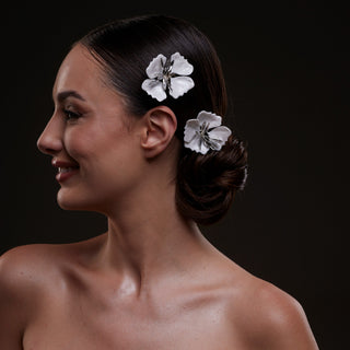 2-Piece White Flower Hair Comb Set - Glamourous Grace