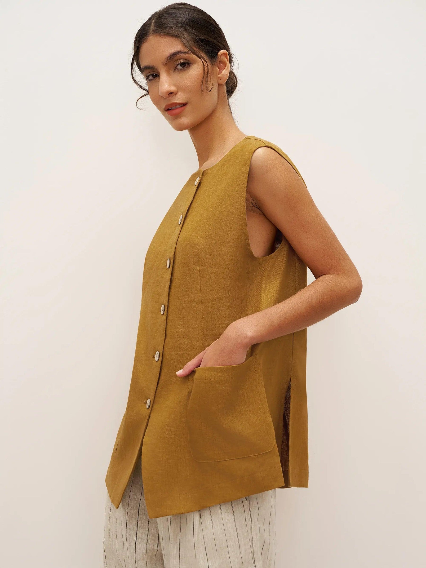 100% Linen Arc-Placket Button-Front Vest ELFRIDA - Glamourous Grace