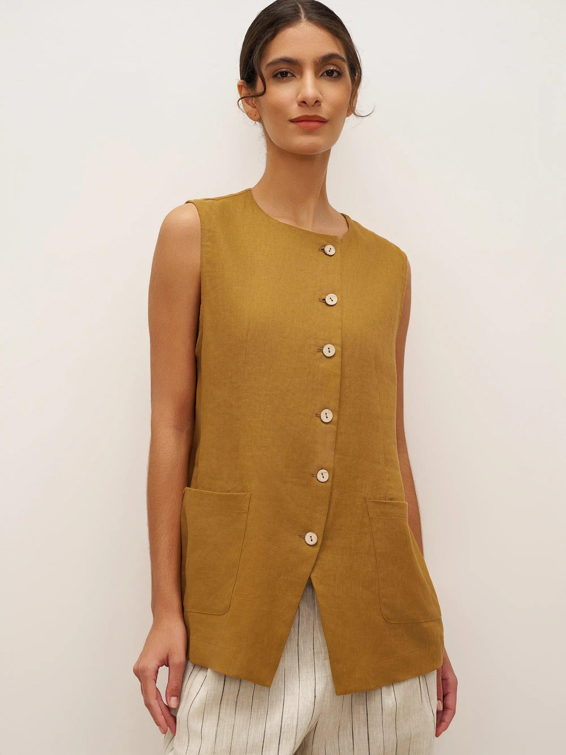 100% Linen Arc-Placket Button-Front Vest ELFRIDA - Glamourous Grace