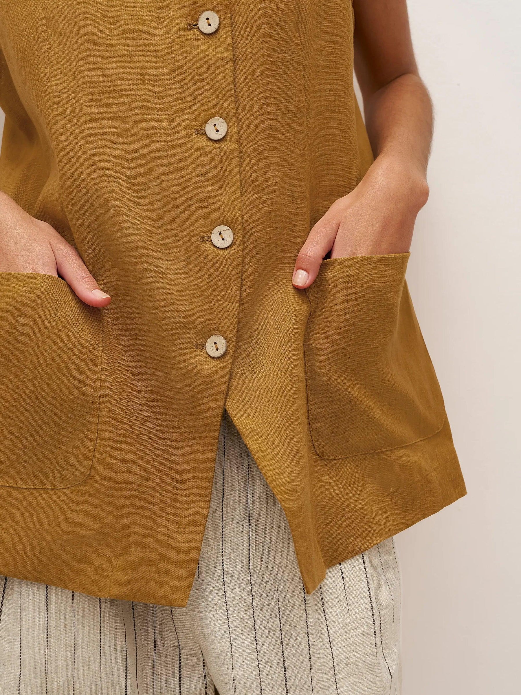 100% Linen Arc-Placket Button-Front Vest ELFRIDA - Glamourous Grace