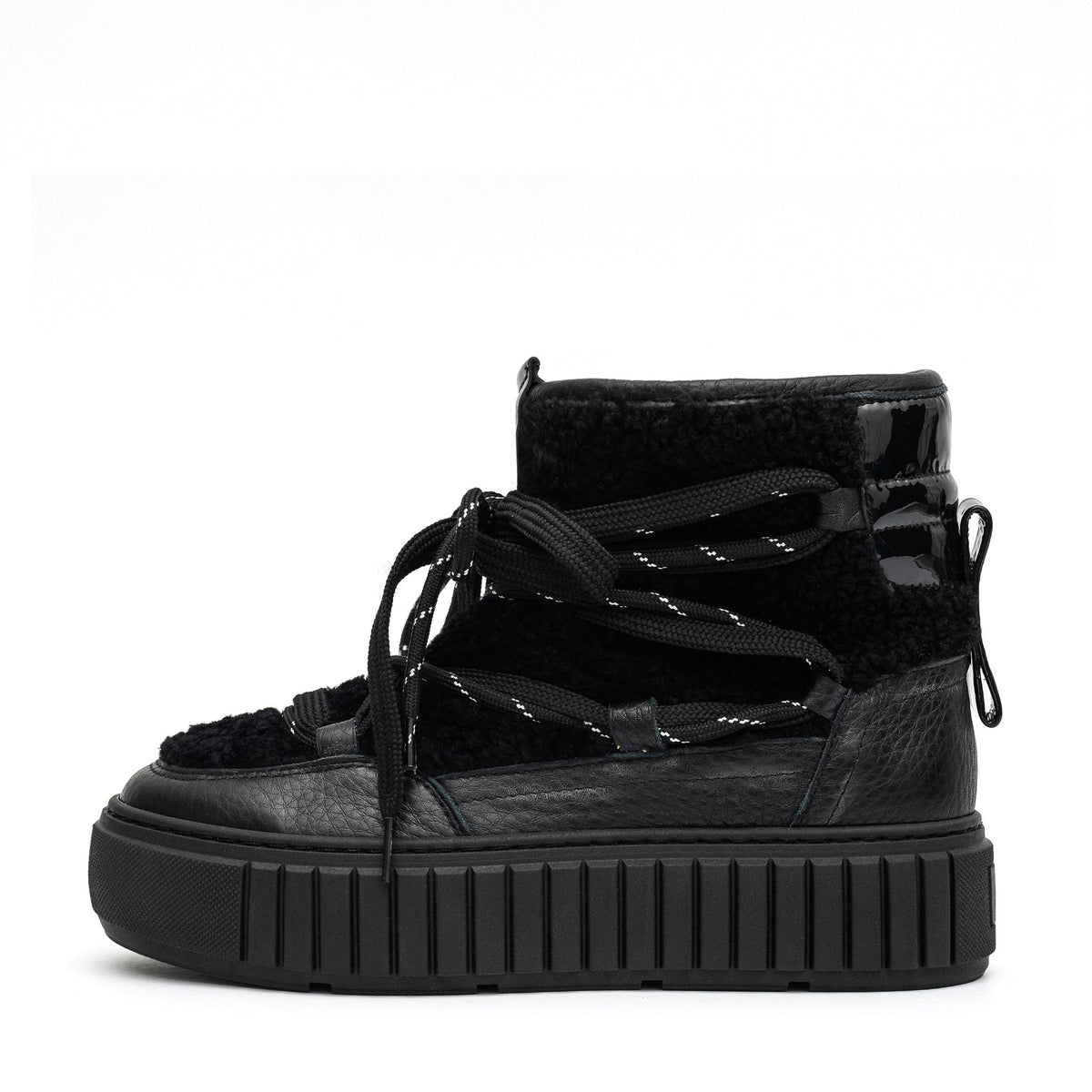 Noir Urban Shearling Boot