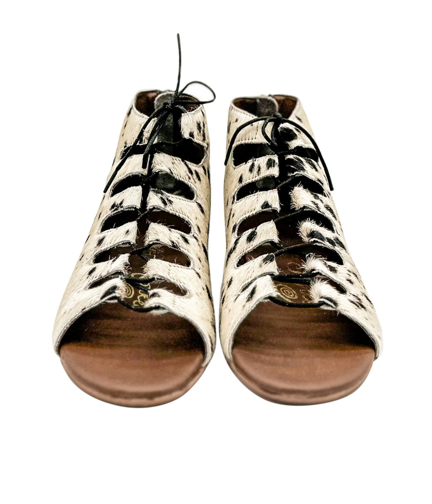 Nola Sandals in Black and White - Glamourous Grace