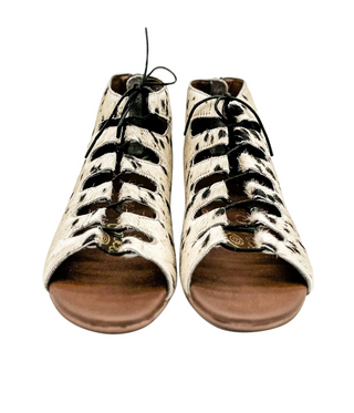 Nola Sandals in Black and White - Glamourous Grace