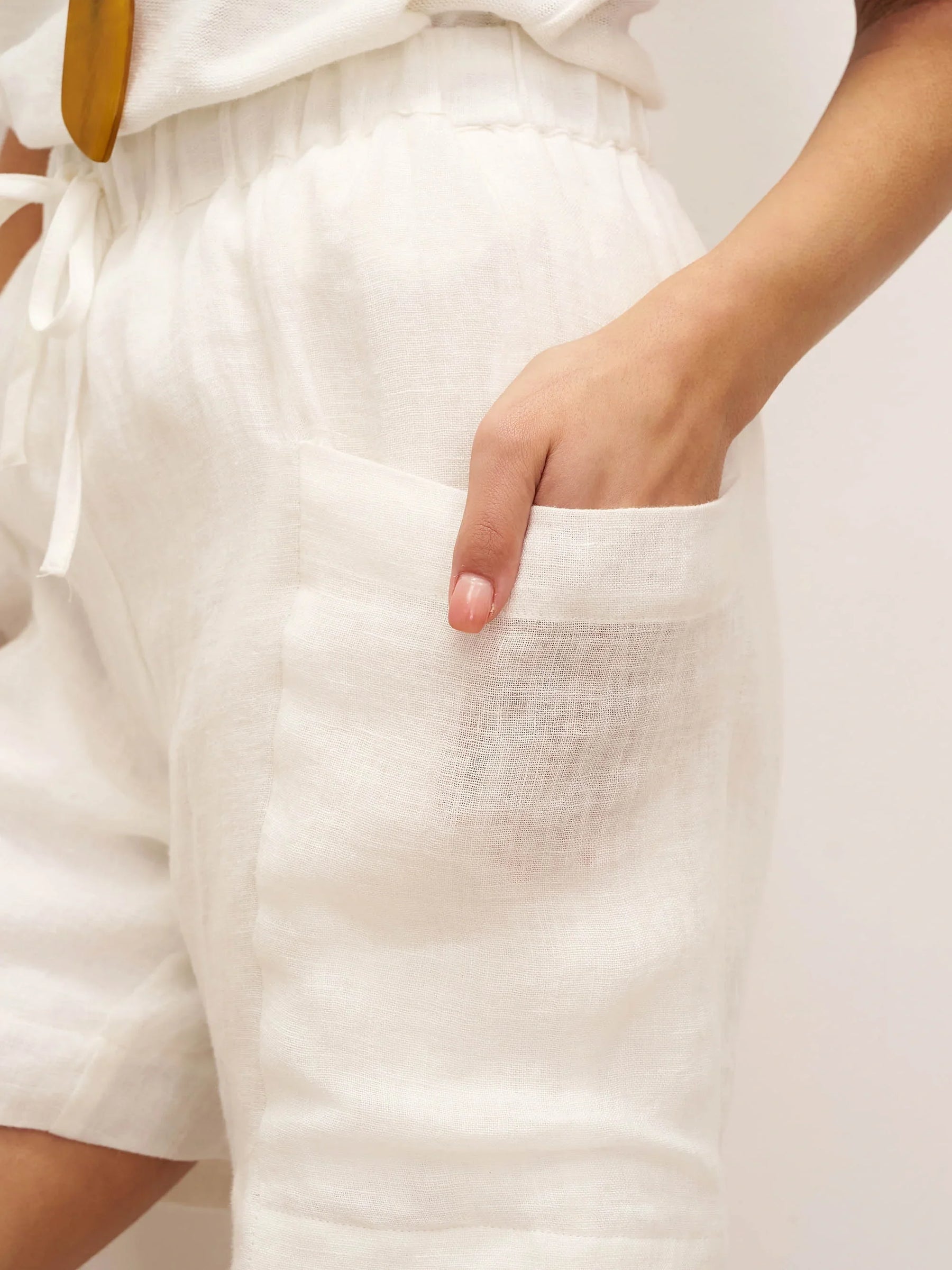 100% Linen Elastic Waist Drawstring Shorts with Pockets DELILAH - Glamourous Grace
