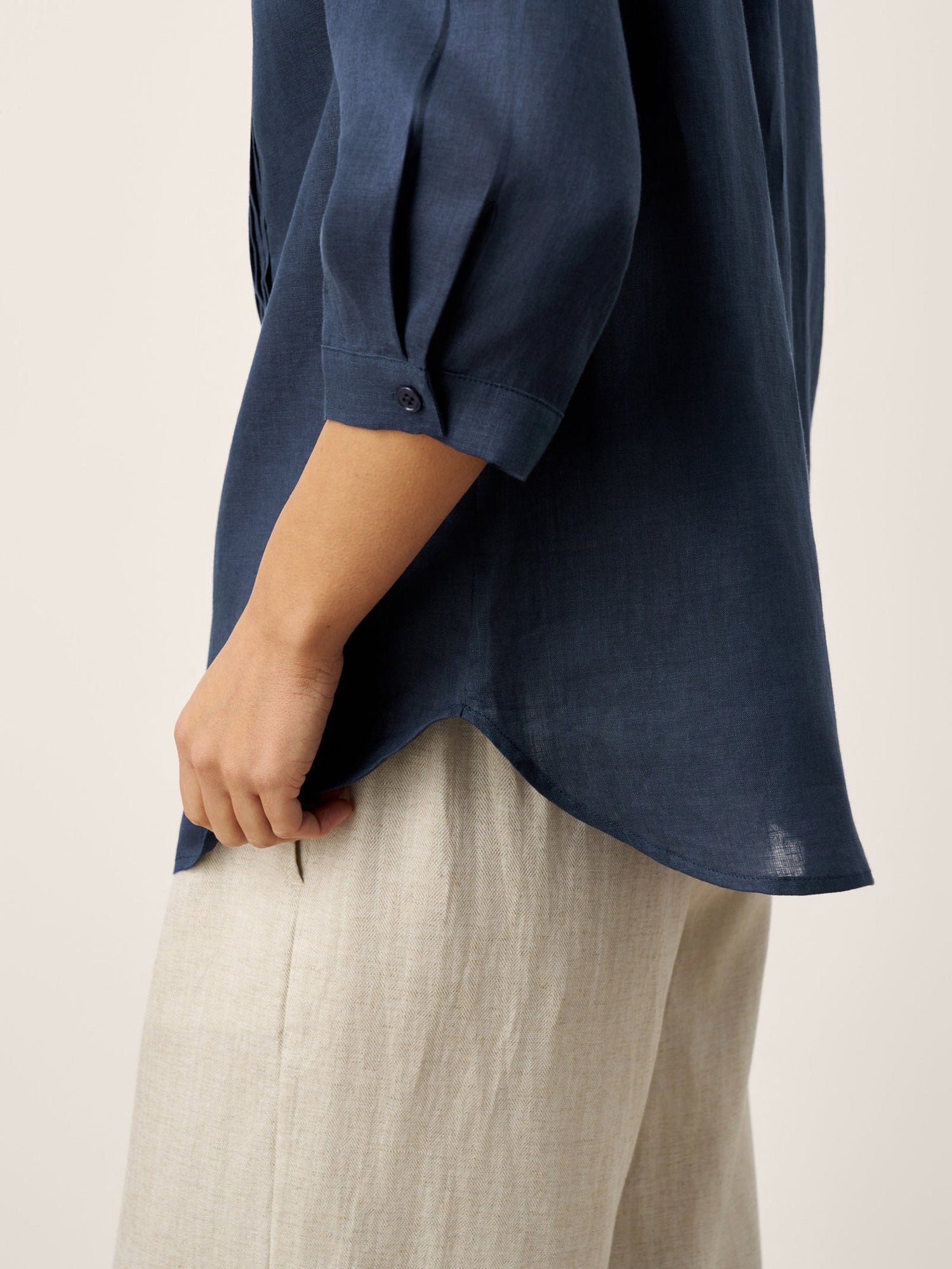 100% Linen Sculpted Accordion Pleat Crew Neck Shirt RANA - Glamourous Grace