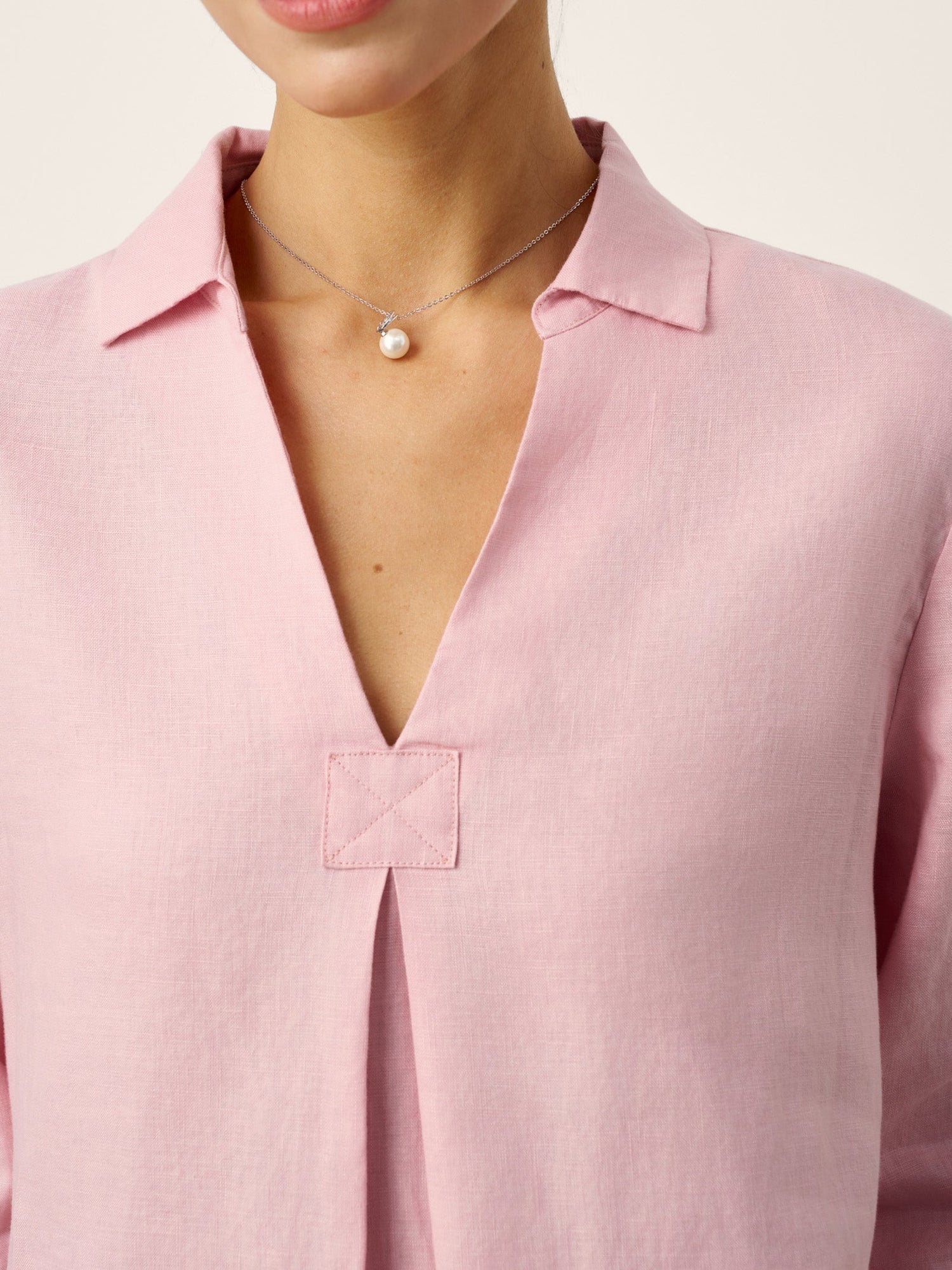 100% Linen Layered Lapel V-neck Sculpted Front Pleat Longline Top ODALYS - Glamourous Grace
