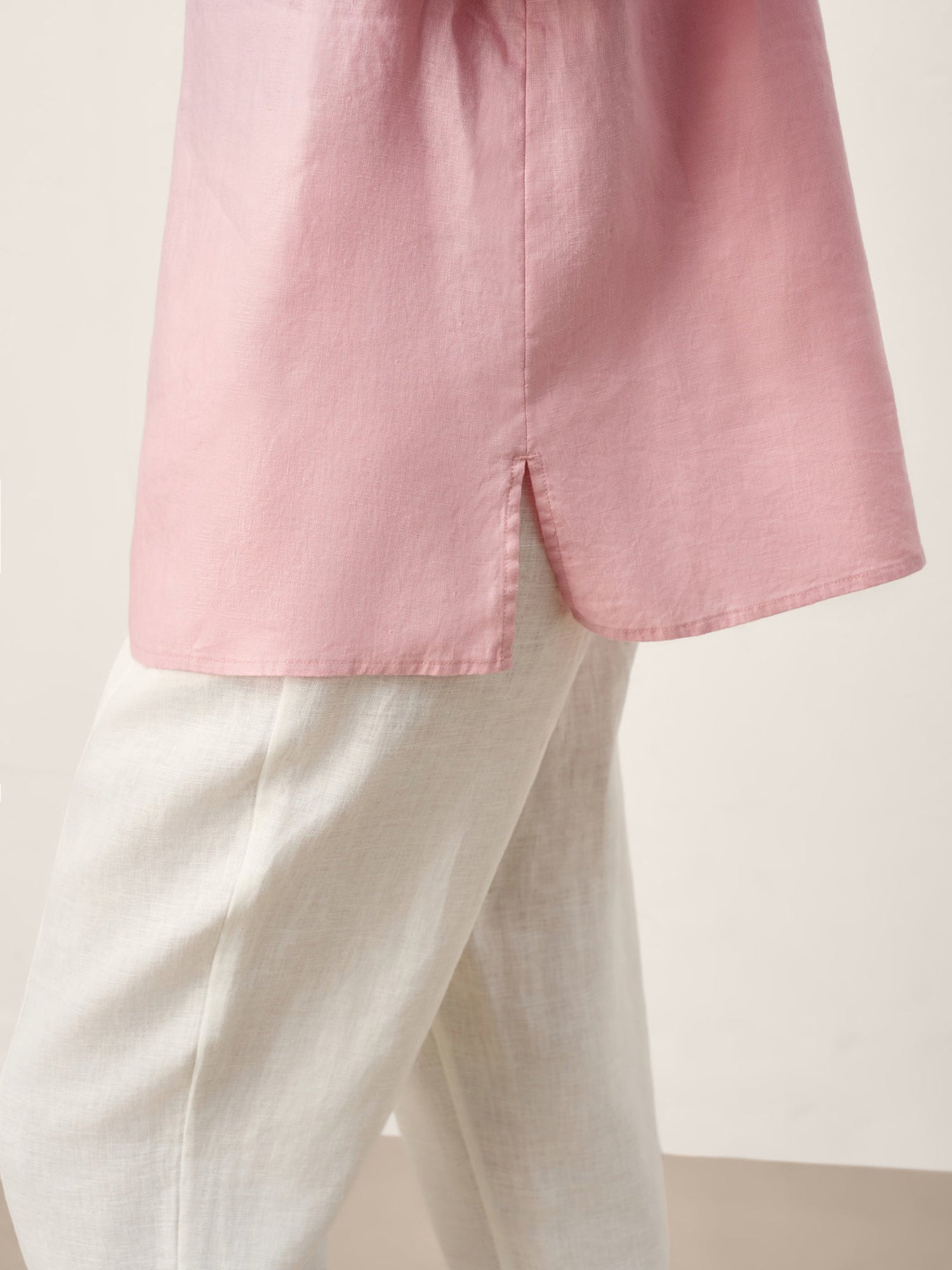 100% Linen Layered Lapel V-neck Sculpted Front Pleat Longline Top ODALYS - Glamourous Grace