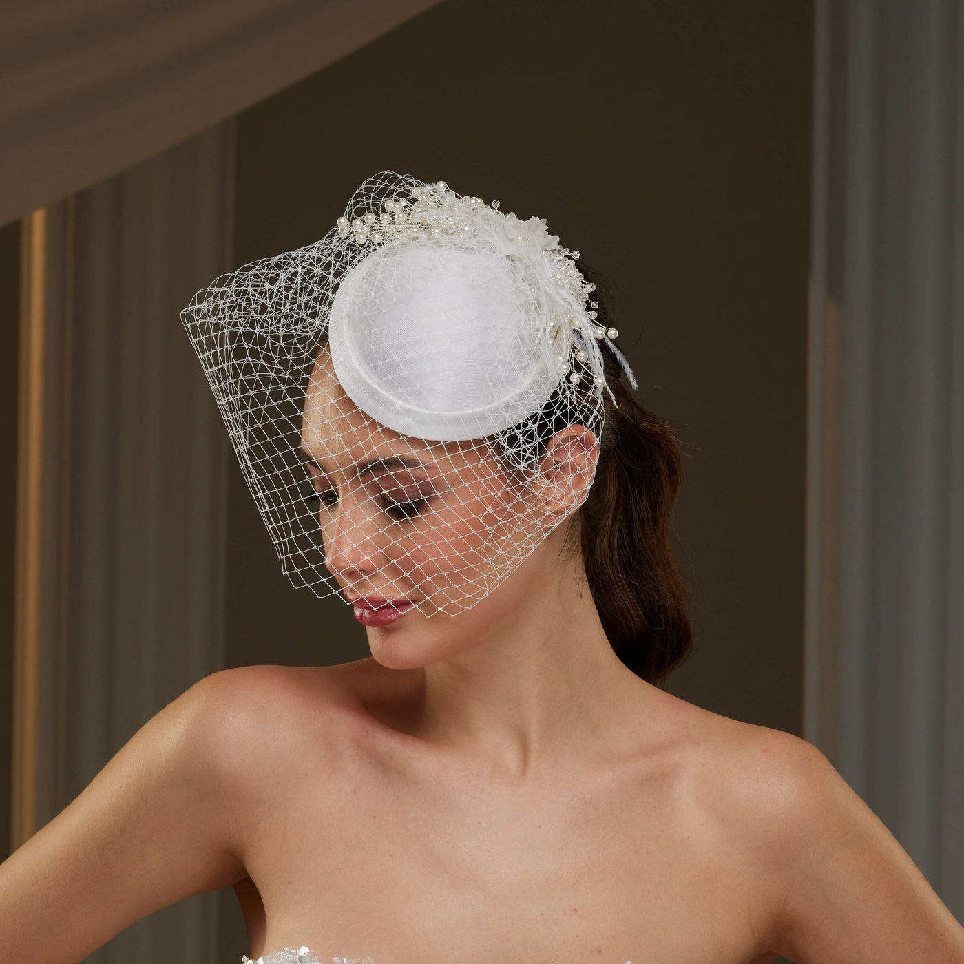 Elegant  Bridal Fascinator with Birdcage Veil, Pearls & Feathers - Glamourous Grace