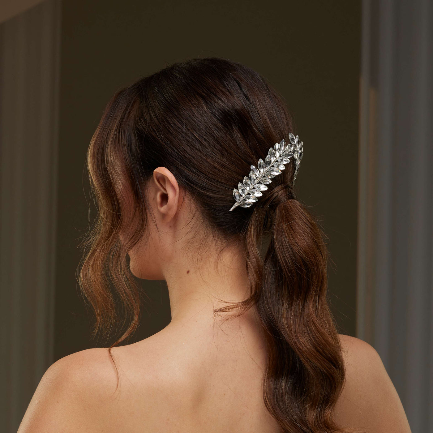 Elegant Rhinestone Hair Comb - Glamourous Grace
