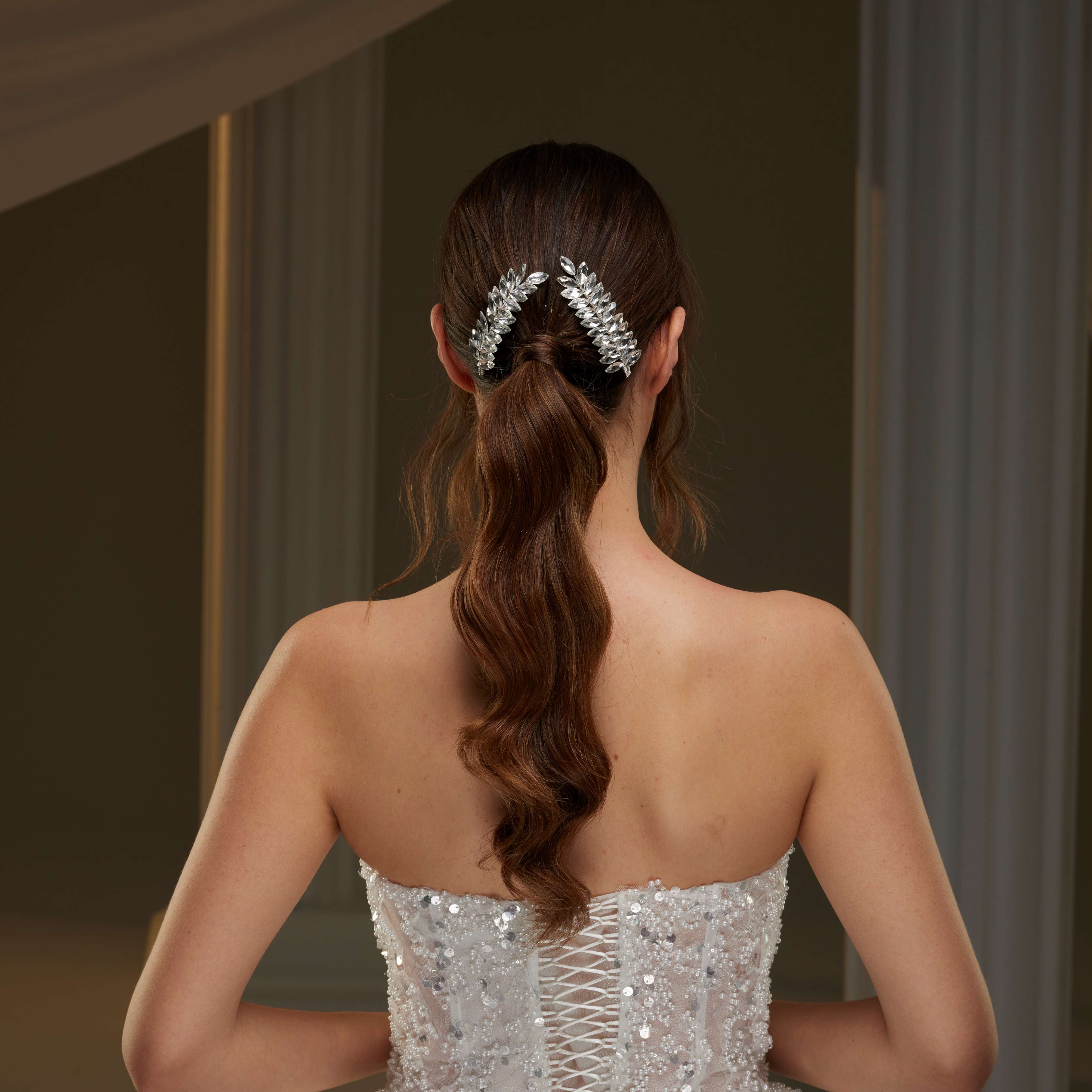 Elegant Rhinestone Hair Comb - Glamourous Grace