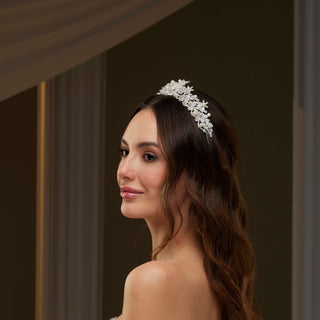 Elegant Crystal & Pearl Tiara - Glamourous Grace