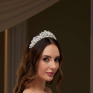 Elegant Crystal & Pearl Tiara - Glamourous Grace