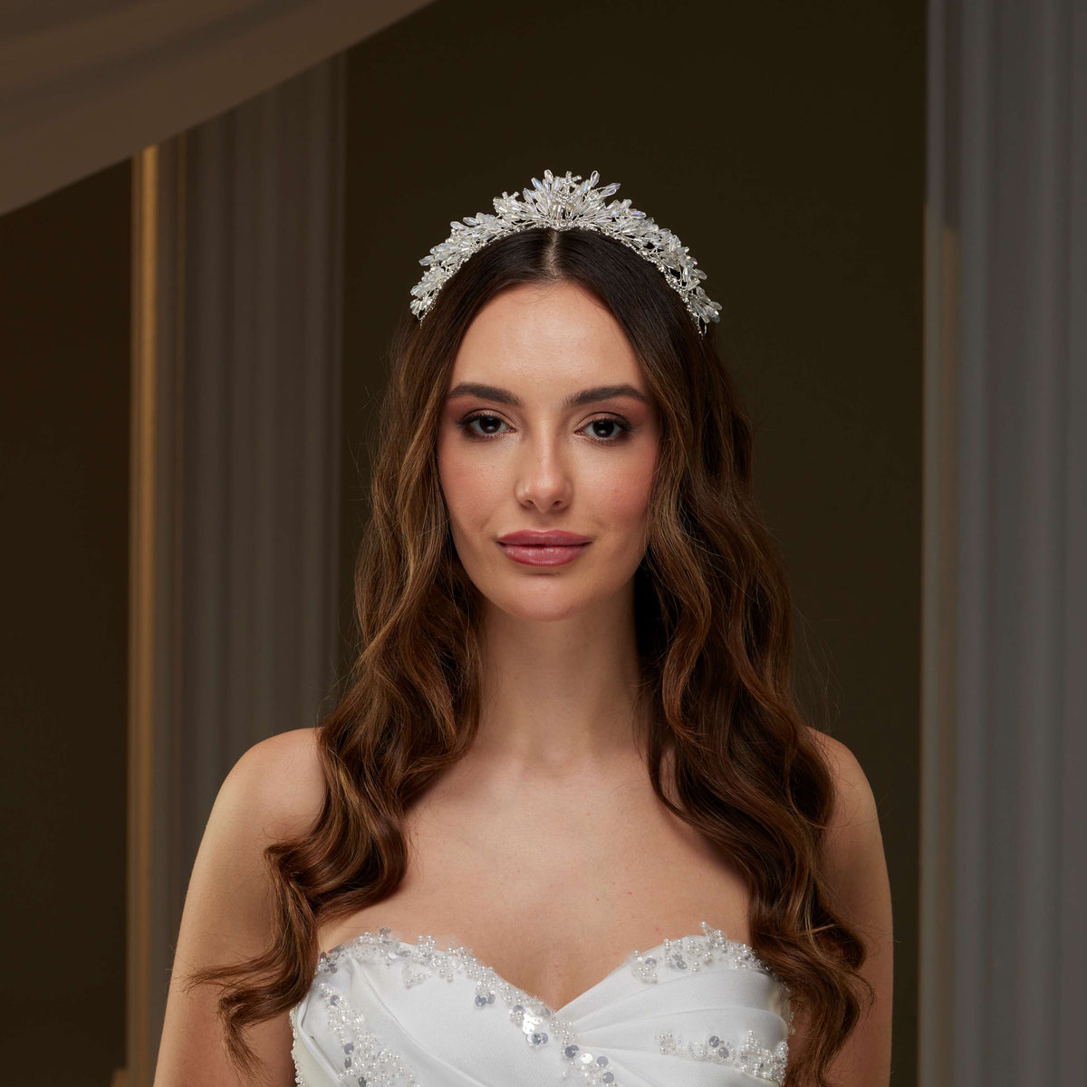 Elegant Crystal Tiara - Glamourous Grace