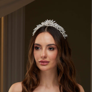 Elegant Crystal Tiara - Glamourous Grace