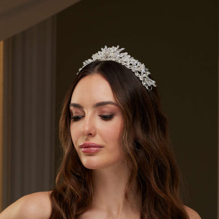 Elegant Crystal Tiara - Glamourous Grace