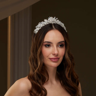 Elegant Crystal Tiara - Glamourous Grace