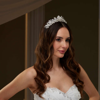 Elegant Crystal Tiara - Glamourous Grace