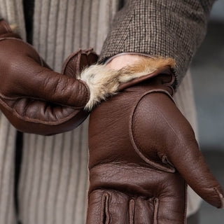 Diego (brown) - Italian gloves made of American deerskin leather with rabbit fur lining - Glamourous Grace