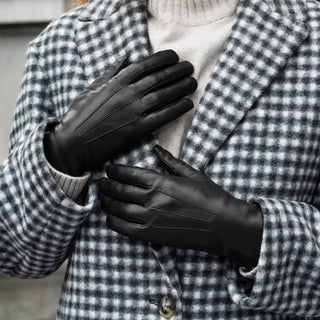 Francesca (black) - Italian lambskin leather gloves with white rabbit fur lining - Glamourous Grace