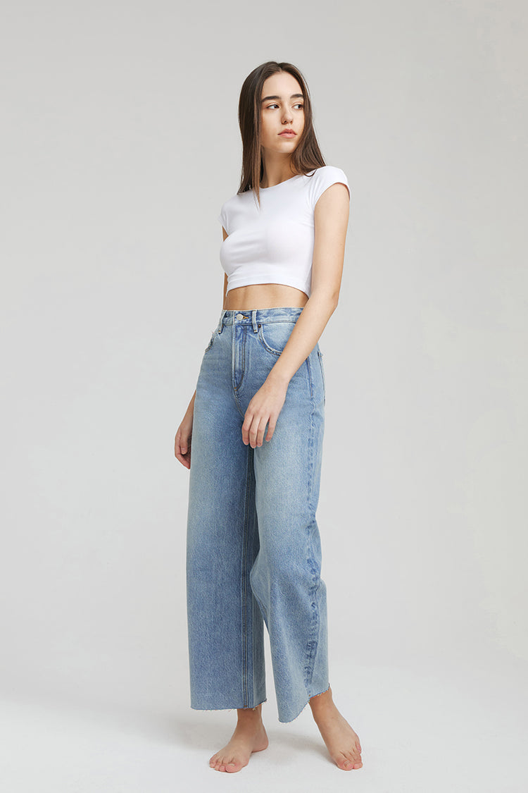Moon Curve Raw Hem Crop Jeans HJ129 - Glamourous Grace