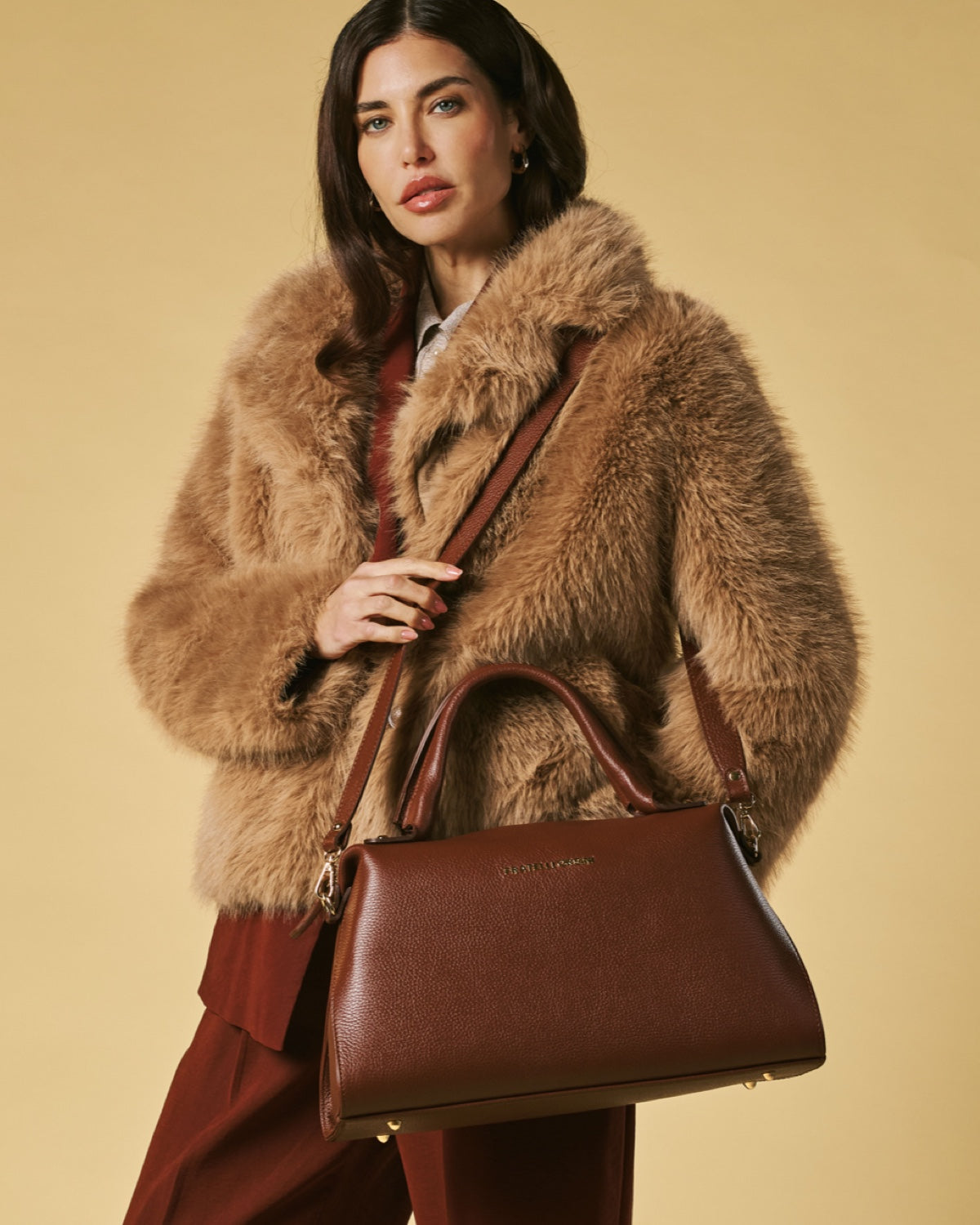 Cecilia (brown) - Italian calf leather women's handbag (with shoulder strap) - Glamourous Grace