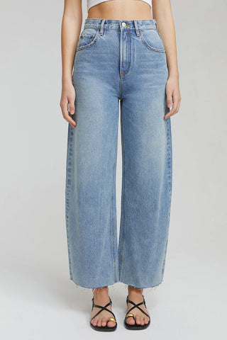 Moon Curve Raw Hem Crop Jeans HJ129 - Glamourous Grace