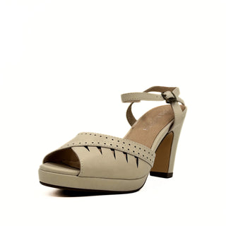 Aria Retro Heels - Glamourous Grace