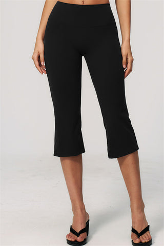 The Zura Sports Bra Capri Leggings 2-Piece Set
