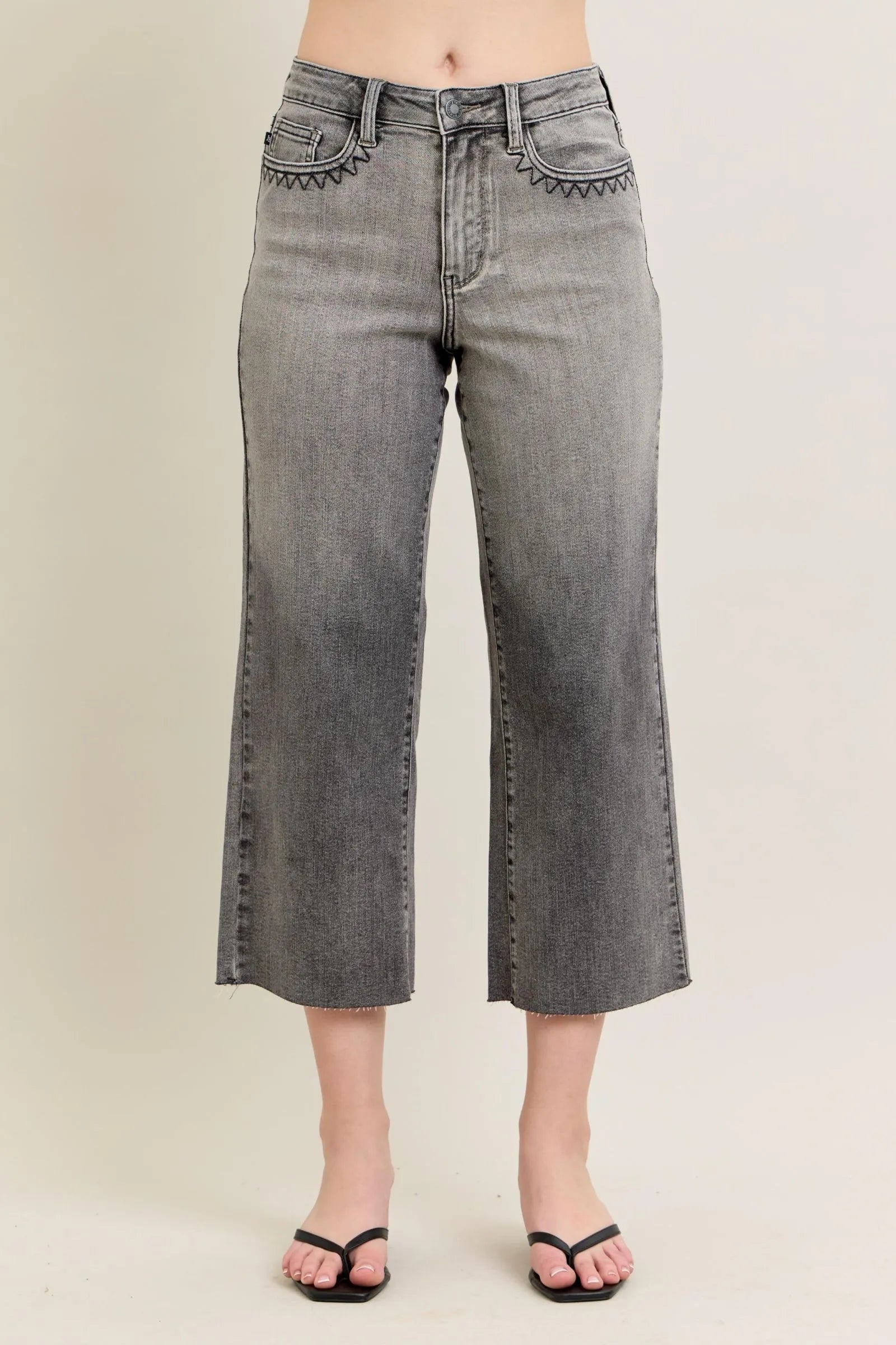 Judy Blue Gray Wash Wide Leg Capri Denim Jeans