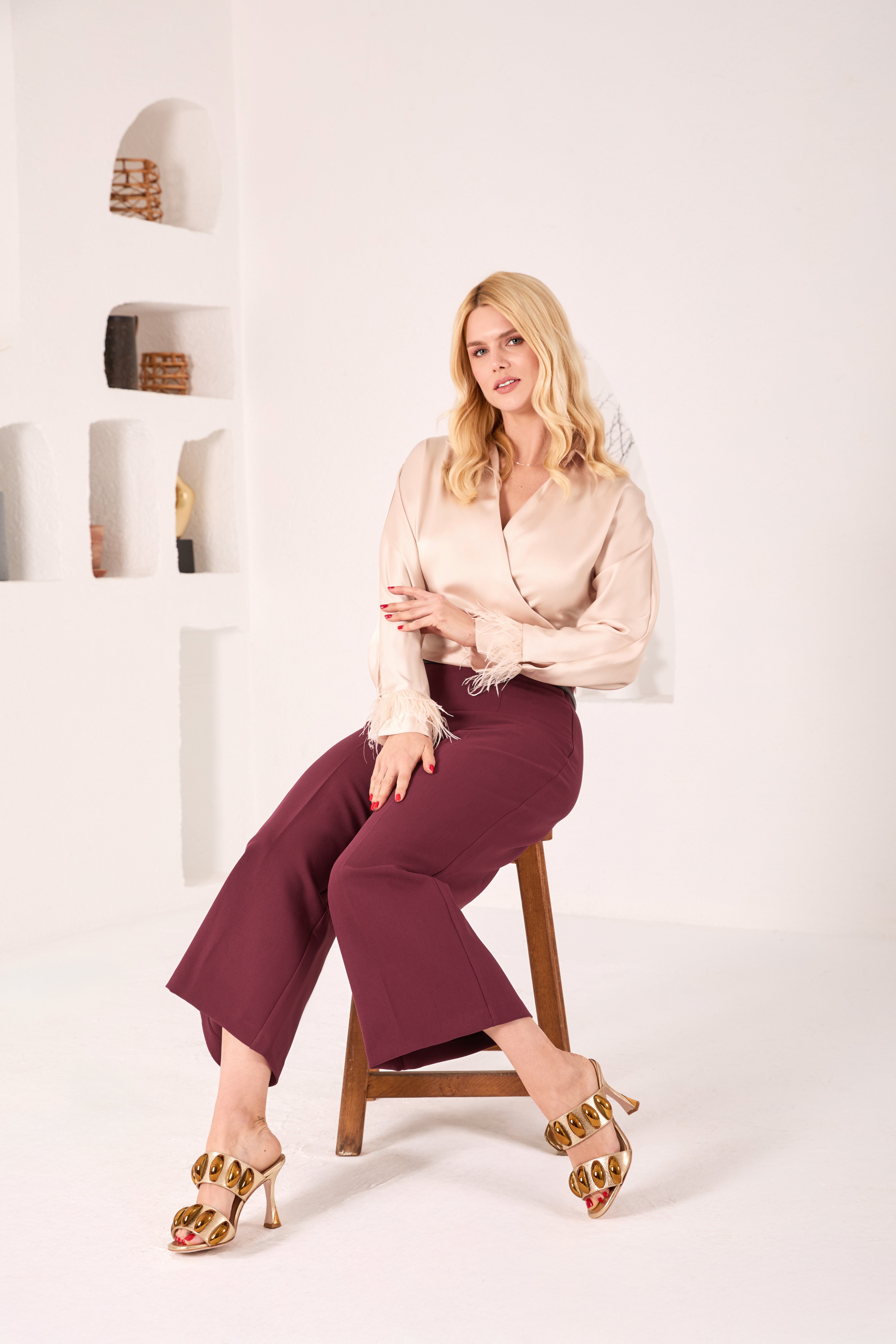 The Eclipse Gold Leather Women Sandal - Glamourous Grace