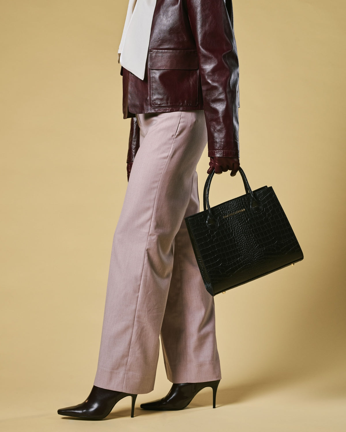 Patrizia (black) - Italian calf leather women's handbag (with shoulder strap) - Glamourous Grace