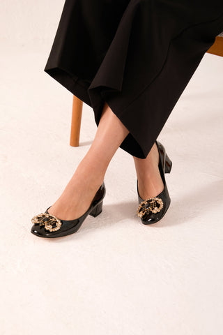 The Foggia Black Leather Block Heel Pump Women Shoe - Glamourous Grace