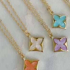 Clover Necklace (White)