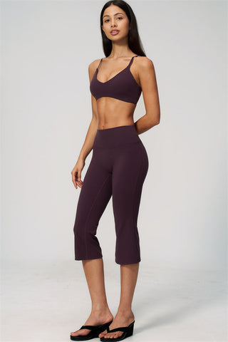 The Zura Sports Bra Capri Leggings 2-Piece Set