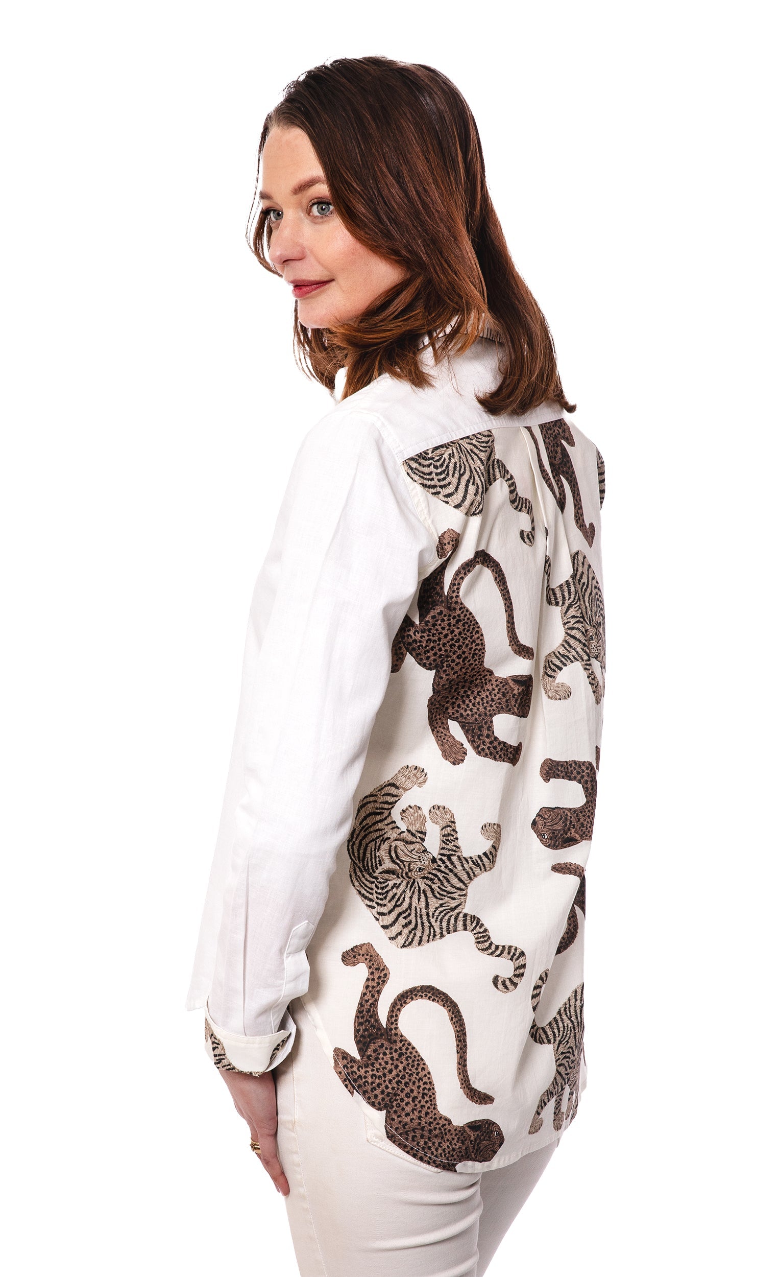 Chesapeake Cats On The Back - Glamourous Grace