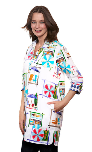 Vail Tunic White Ground Beach Chairs Print - Glamourous Grace