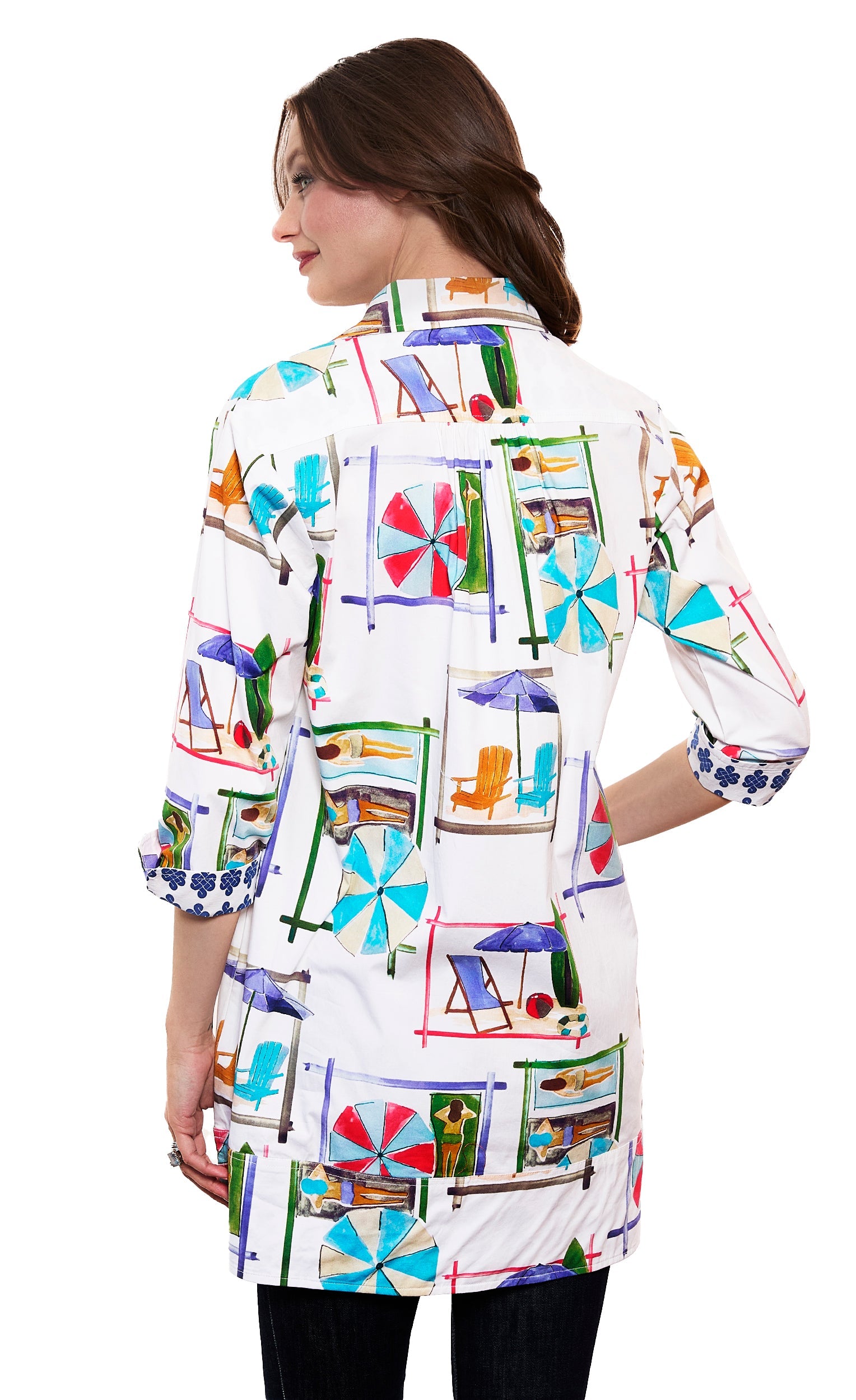Vail Tunic White Ground Beach Chairs Print - Glamourous Grace